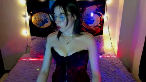 Evie99  online show from 11.14.25