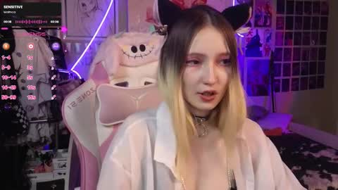 Snapshot of evie_rosen chatting on 03.12.25 Evie online show from 03.12.25