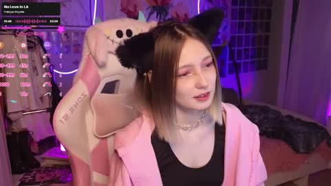 Snapshot of evie_rosen chatting on 09.30.25 Evie online show from 09.30.25