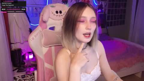 Snapshot of evie_rosen chatting on 10.17.25 Evie online show from 10.17.25