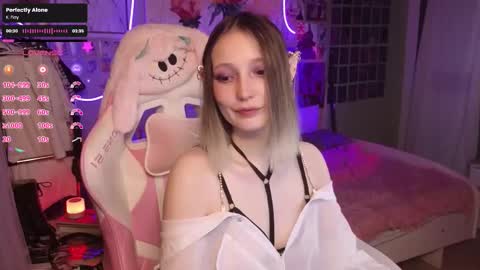 Snapshot of evie_rosen chatting on 10.22.25 Evie online show from 10.22.25