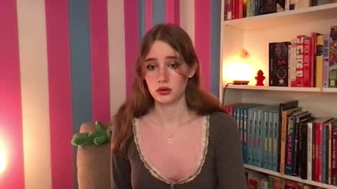 Snapshot of eviecam chatting on 10.19.25 Evie3 online show from 10.19.25