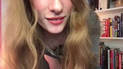 Snapshot of eviecam chatting on 11.03.25 Evie3 online show from 11.03.25