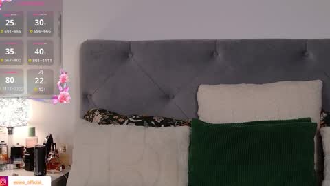 Snapshot of evierosie chatting on 10.04.25 Evie online show from 10.04.25