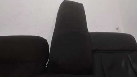 Snapshot of evilwhitegirl chatting on 10.23.25 Melina  online show from 10.23.25