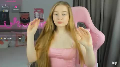 Snapshot of evixie chatting on 02.19.26 Eva online show from 02.19.26