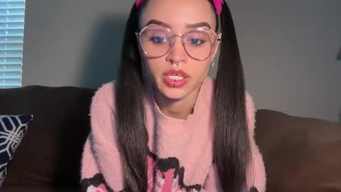 evusixx online show from 10.31.25