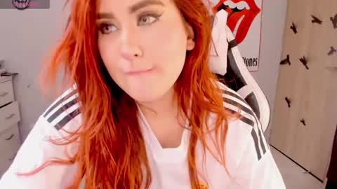 evva_foxxy online show from 12.15.24