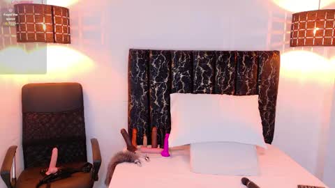 evvaa_moon online show from 04.11.26