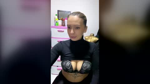 Snapshot of evyei chatting on 01.17.26 evyei online show from 01.17.26