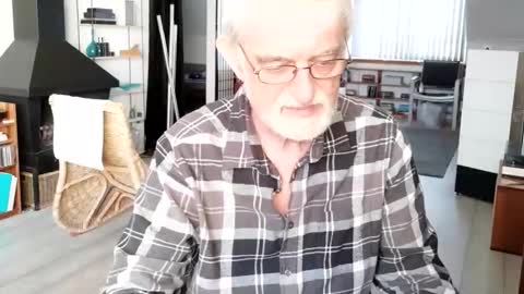 Snapshot of ewaldwillems99 chatting on 02.19.26 Naaktloper online show from 02.19.26