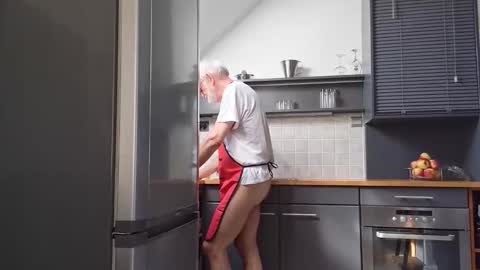 Snapshot of ewaldwillems99 chatting on 04.06.26 Naaktloper online show from 04.06.26