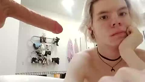 Snapshot of ex1dra06 chatting on 04.03.26 Essa online show from 04.03.26