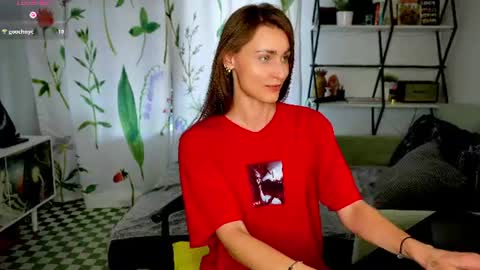 Snapshot of exe_cutie chatting on 07.28.26 Mary online show from 07.28.26