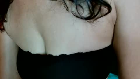 Snapshot of exotic_asian143 chatting on 04.21.26 I am JOCELYN online show from 04.21.26