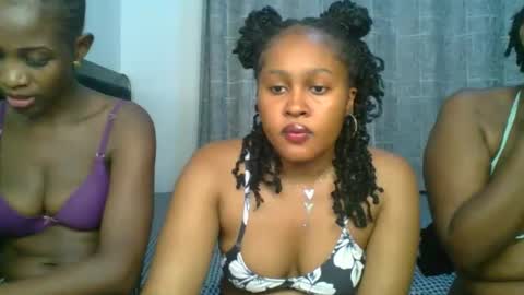 Snapshot of exotic_cutiee chatting on 04.20.26 exotic_cutiee online show from 04.20.26