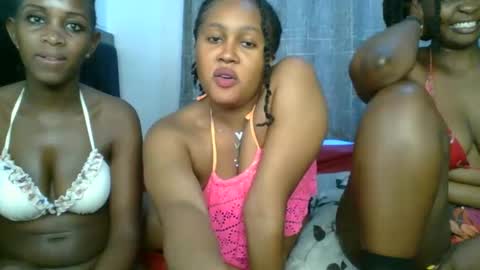 Snapshot of exotic_cutiee chatting on 04.22.26 exotic_cutiee online show from 04.22.26
