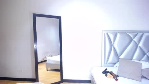 Snapshot of exotic_karmella chatting on 12.24.24 exotic_karmella online show from 12.24.24
