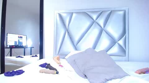 Snapshot of exotic_karmella chatting on 01.18.25 exotic_karmella online show from 01.18.25