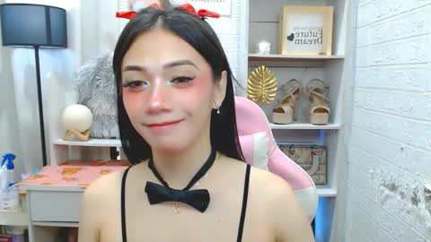 exotictssavie online show from 11.13.25