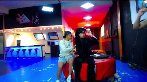 extrangers online show from 09.20.25