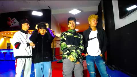 extrangers online show from 10.07.25