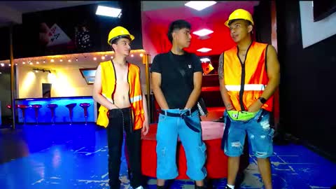 extrangers online show from 10.31.25