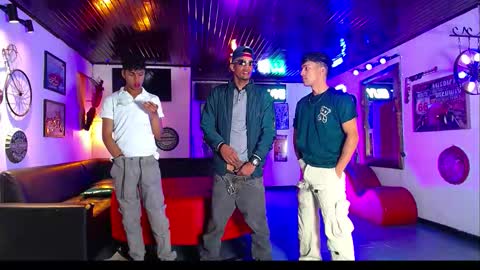 Snapshot of extrangers chatting on 02.05.26 extrangers online show from 02.05.26