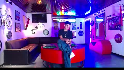 Snapshot of extrangers chatting on 02.20.26 extrangers online show from 02.20.26