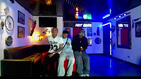 Snapshot of extrangers chatting on 02.27.26 extrangers online show from 02.27.26