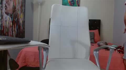 Snapshot of extrella_latina22 chatting on 12.31.24 extrella_latina22 online show from 12.31.24