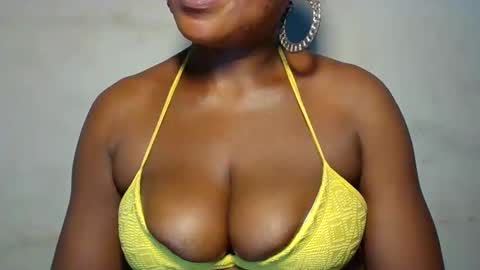 Snapshot of extremelywetgirl_ chatting on 04.14.26 extremelywetgirl_ online show from 04.14.26