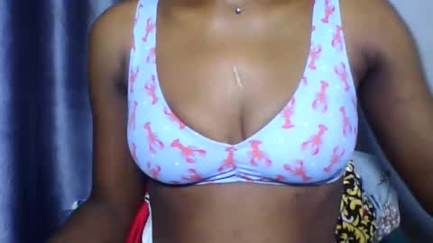 Snapshot of extremelywetgirl_ chatting on 05.14.26 extremelywetgirl_ online show from 05.14.26