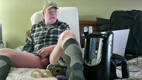 Eyeswideshut63 online show from 12.31.24