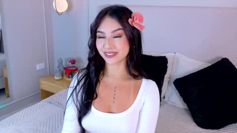 Snapshot of eymicooper chatting on 10.20.25 eymicooper online show from 10.20.25