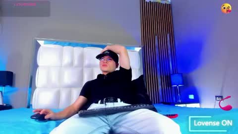 Snapshot of eytan_20 chatting on 05.19.26 EYTAN online show from 05.19.26