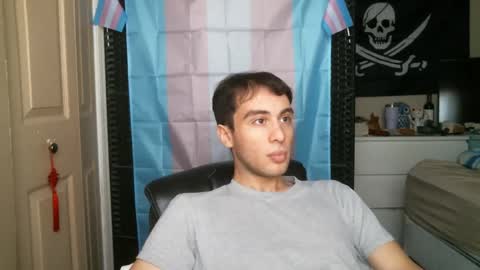 Ezra Naamah online show from 01.02.25