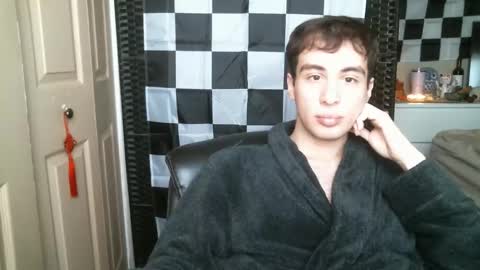 Ezra Naamah online show from 01.12.25