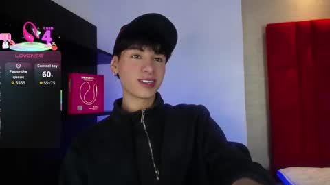 Snapshot of ezra_storm chatting on 09.19.25 Juan online show from 09.19.25