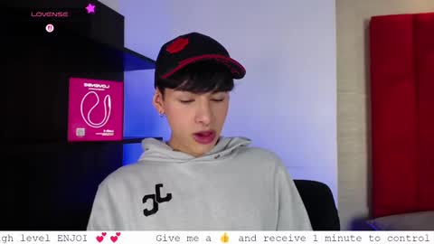 Snapshot of ezra_storm chatting on 09.24.25 Juan online show from 09.24.25