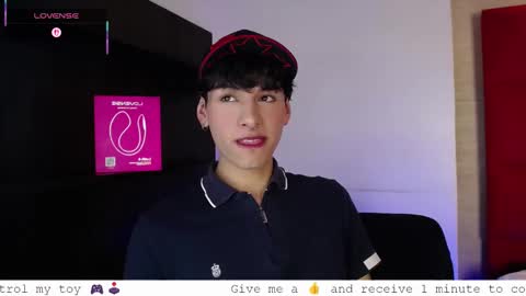 Snapshot of ezra_storm chatting on 09.28.25 Juan online show from 09.28.25