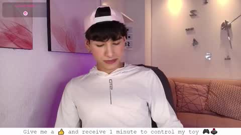 Snapshot of ezra_storm chatting on 09.30.25 Juan online show from 09.30.25