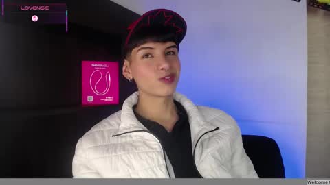 Snapshot of ezra_storm chatting on 10.11.25 Juan online show from 10.11.25