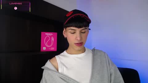 Snapshot of ezra_storm chatting on 10.14.25 Juan online show from 10.14.25