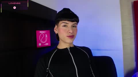 Snapshot of ezra_storm chatting on 10.16.25 Juan online show from 10.16.25