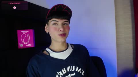 Snapshot of ezra_storm chatting on 10.19.25 Juan online show from 10.19.25