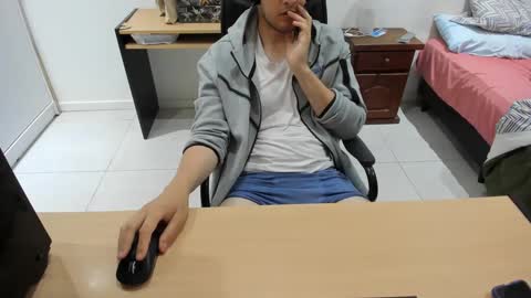 Snapshot of ezzeq chatting on 10.06.25 Ezzeq online show from 10.06.25