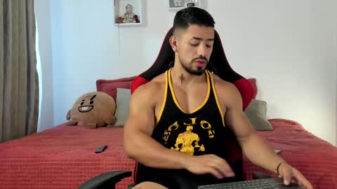 Ezzio Scolaro online show from 04.21.26