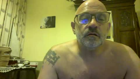 Snapshot of f1zzeek chatting on 07.10.26 f1zzeek online show from 07.10.26