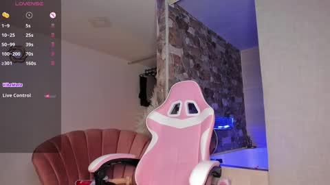 Thianna online show from 12.04.24